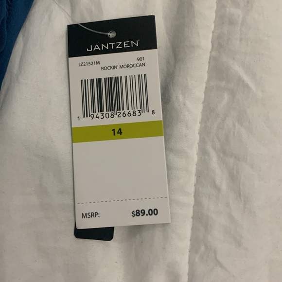 Woman’s bathing suit - Picture 3 of 7